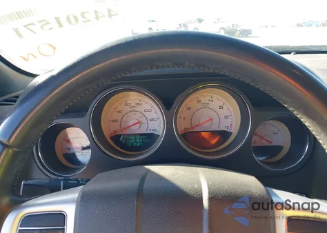 2013 Dodge Challenger Sxt z USA, uszkodzony, nr VIN 2C3CDYAG3DH626028